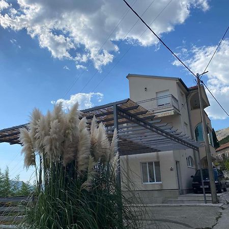 Sun City Apartments Требинье Экстерьер фото