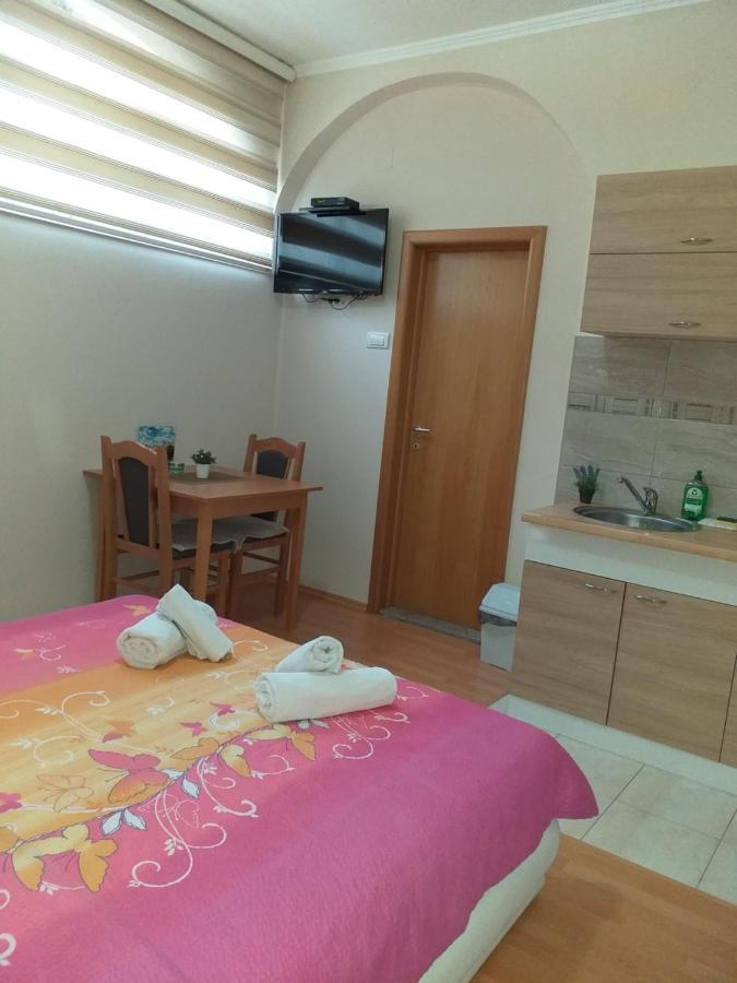 Sun City Apartments Требинье Экстерьер фото